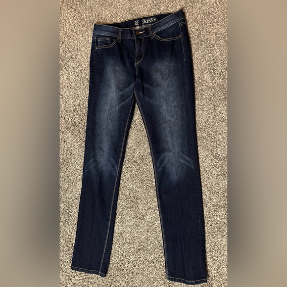 •NYC• SKINNY JEANS - Picture 3 of 5